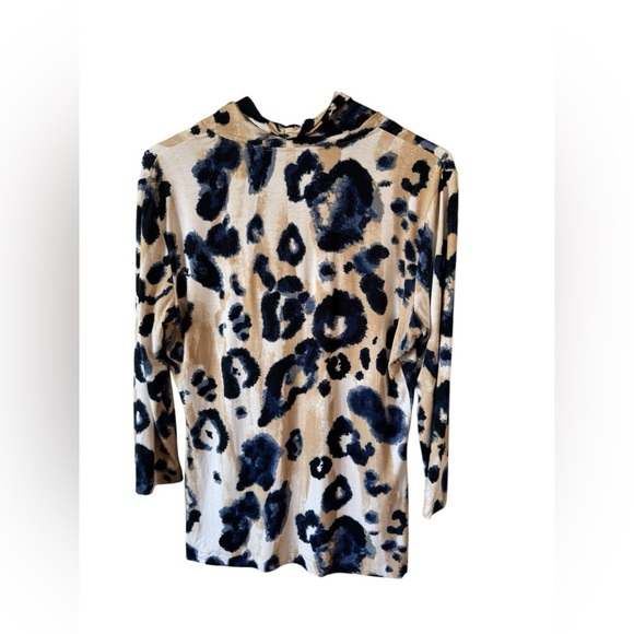 St. John Women's Cream Blue Leopard Print Drape Neck Blouse Size M - Picture 2 of 7